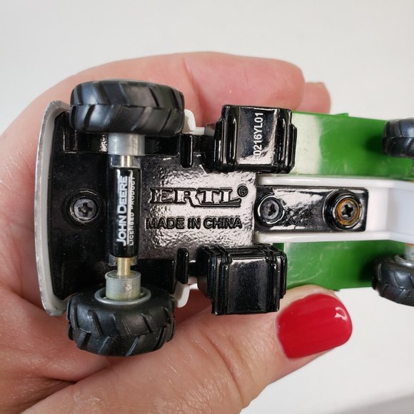 Ertl John Deere Grain Dump Truck 1/64 F0216YL01 - Picture 7 of 8